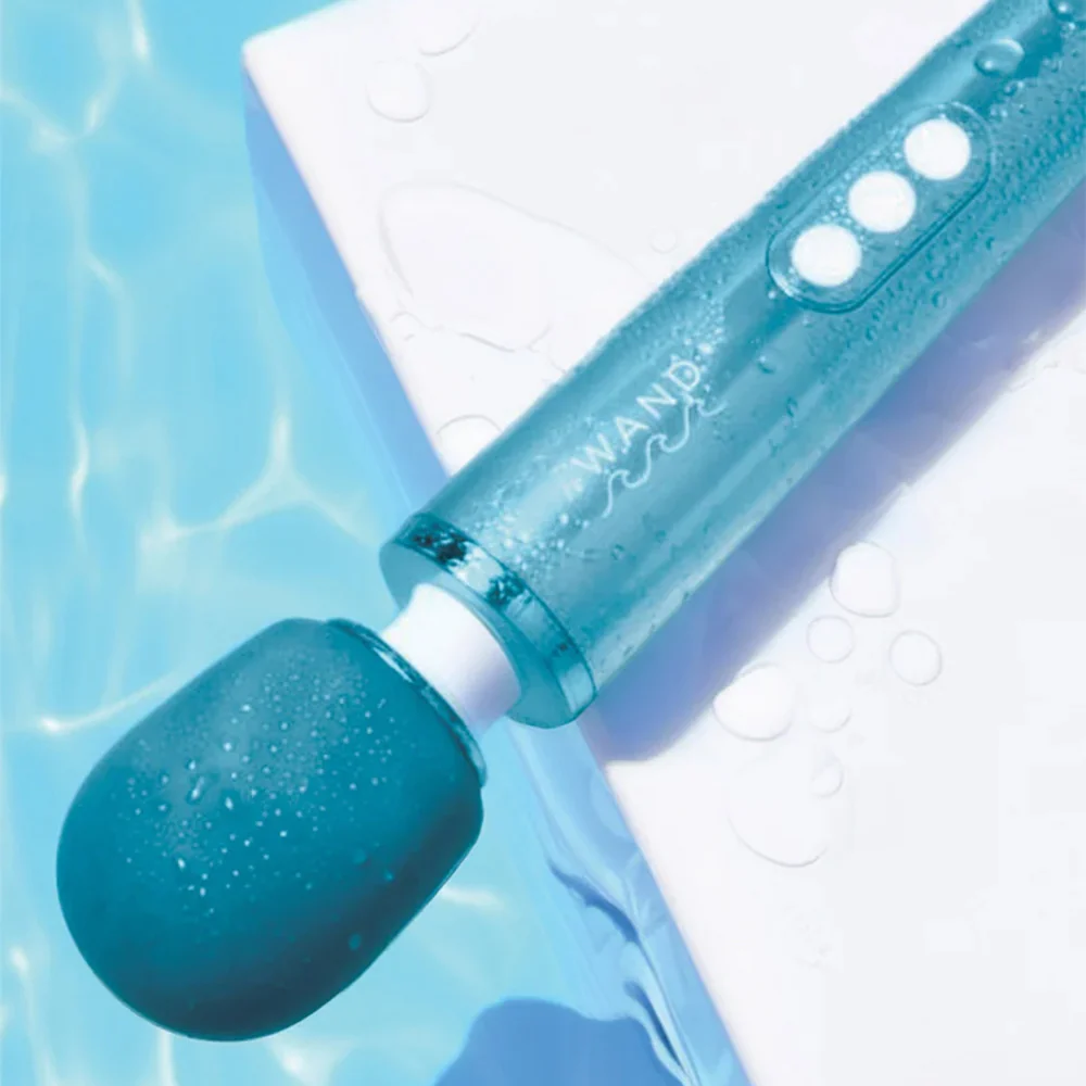 Le Wand Dive Submersible Rechargeable Vibrating Massager - Image 6