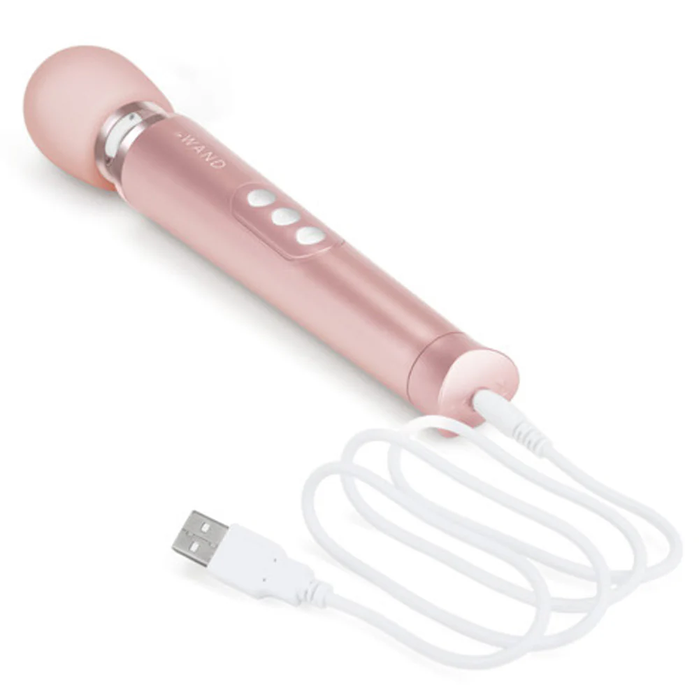 Le Wand Petite Luxury Rechargeable Vibrating Massager - Image 4