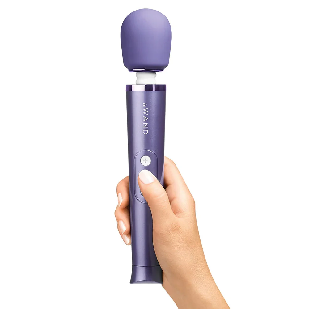 Le Wand Petite Luxury Rechargeable Vibrating Massager - Image 7